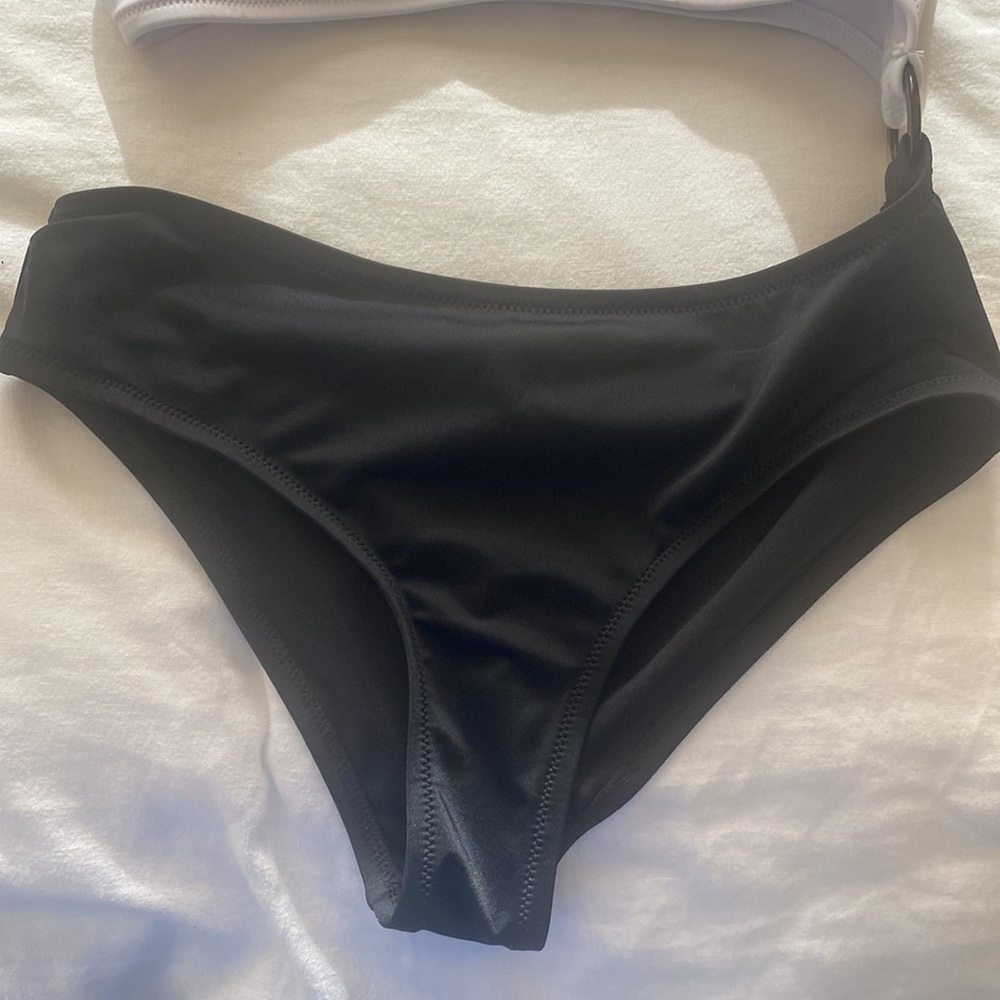 Bathing suit - Picture 3 of 4